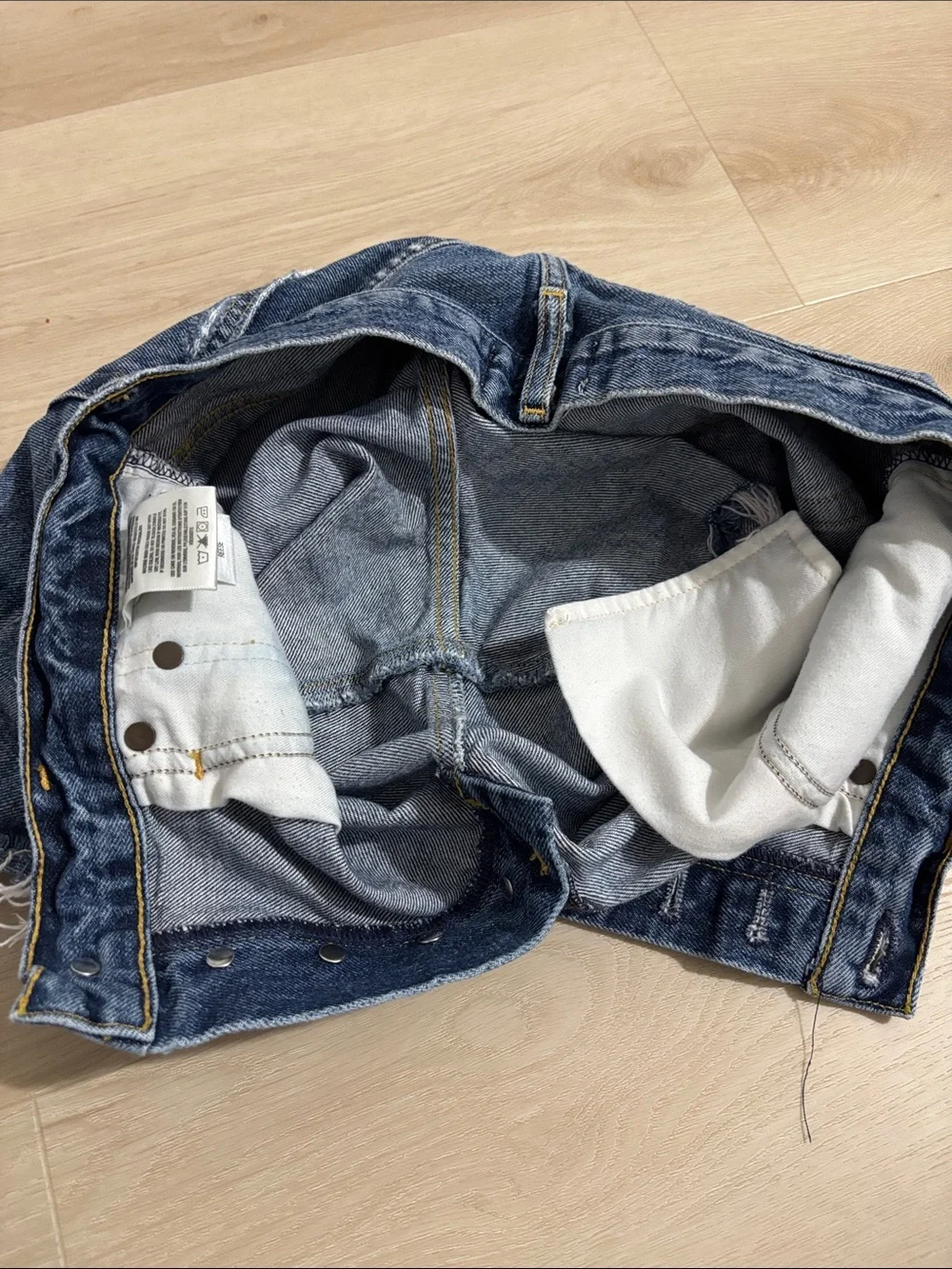 Agolde Los Angeles Washed Blue Distressed High-Rise Denim Shorts size 25 chic